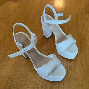 NEW Stuart Weitzman dancer white and pearl sandals - sz 5